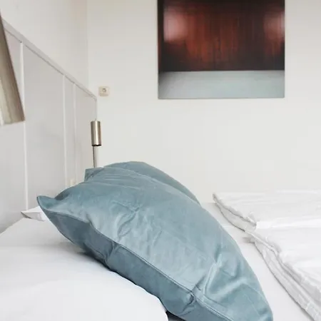 Stadthotel Отель Холлабрунн